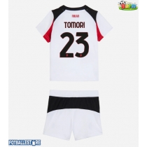 AC Milan Fikayo Tomori #23 Bortedraktsett Barn 2025-26 Kortermet (+ Korte bukser)